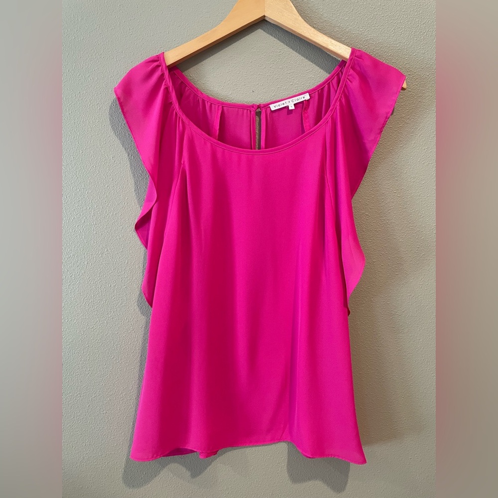 Violet + Claire Fuchsia Flowy Top NWOT